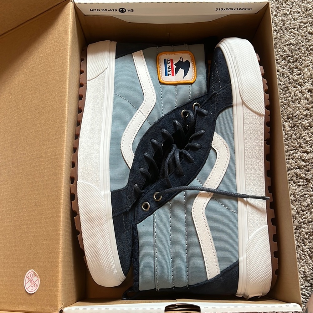 NWOT Vans x U.S. Postal Service